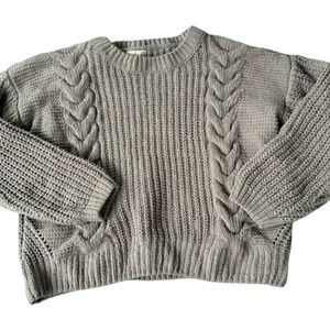 🌟 Child's Grey Knit Sweater (M) – Cozy & Classic!
